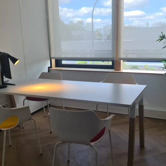 Bureau privé 11 m² 2 postes Coworking Avenue de Canteranne Pessac 33600 - photo 10