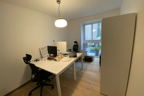 Espace indépendant - 44100 - 8 postes - 2400€