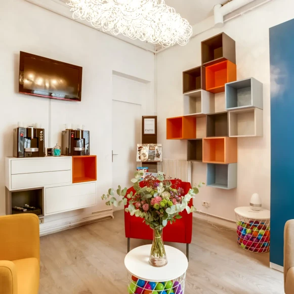 Bureau privé 25 m² 4 postes Coworking Avenue de l'Opéra Paris 75001 - photo 3