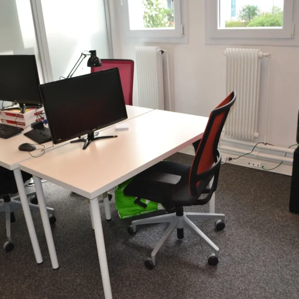 Bureau privé 10 m² 3 postes Location bureau Boulevard Gambetta Issy-les-Moulineaux 92130 - photo 3