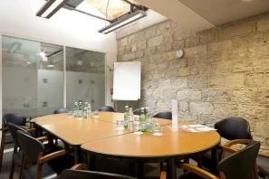 Bureau privé - 13002 - 2 postes - 949€