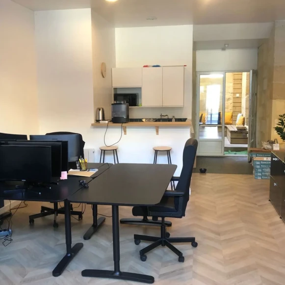 Bureau privé 53 m² 5 postes Location bureau Rue du Mirail Bordeaux 33000 - photo 4