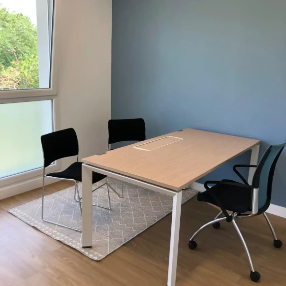 Bureau privé 10 m² 2 postes Location bureau Chemin de Chibau Saint-Jean-de-Luz 64500 - photo 4