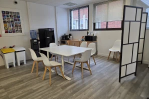 Bureau privé - 92240 - 2 postes - 690€