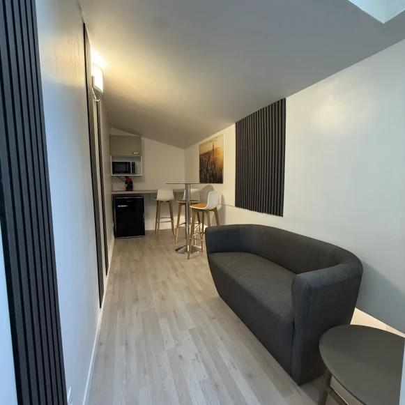 Espace indépendant 40 m² 8 postes Location bureau Rue Carnot Suresnes 92150 - photo 6