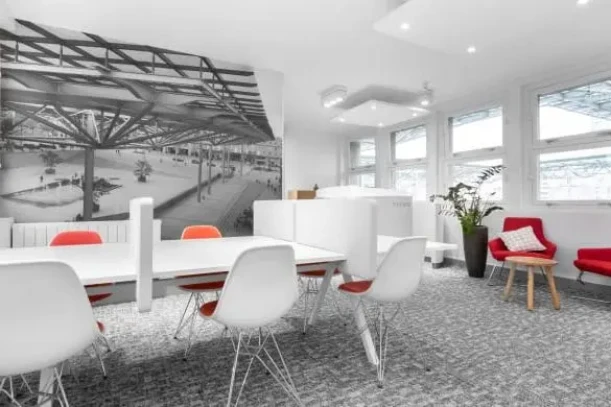 Bureau privé - 80000 - 4 postes - 1347€