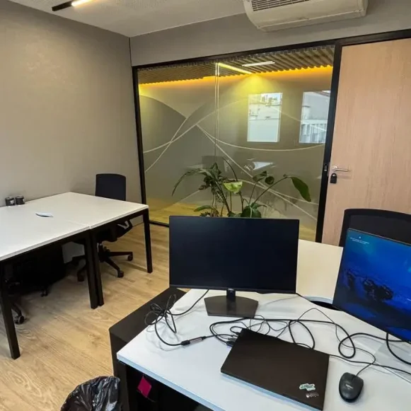 Bureau privé 13 m² 4 postes Coworking Boulevard Marius Vivier Merle Lyon 69003 - photo 1