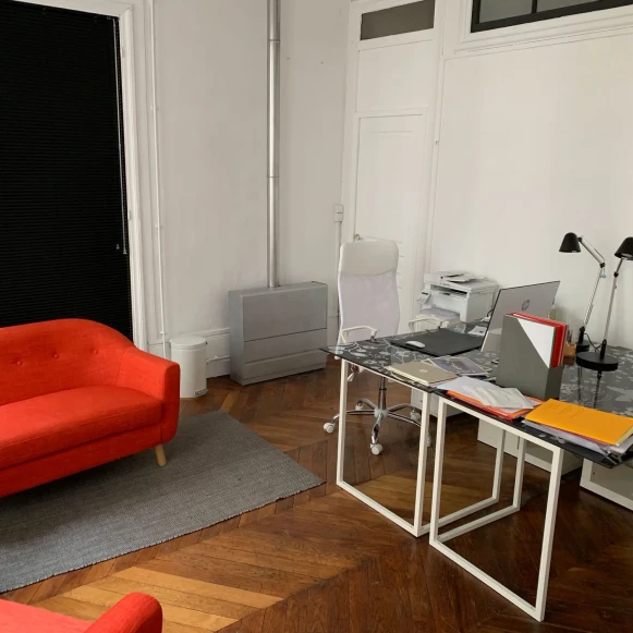 Bureau privé 16 m² 4 postes Location bureau Rue d'Algérie Lyon 69001 - photo 2