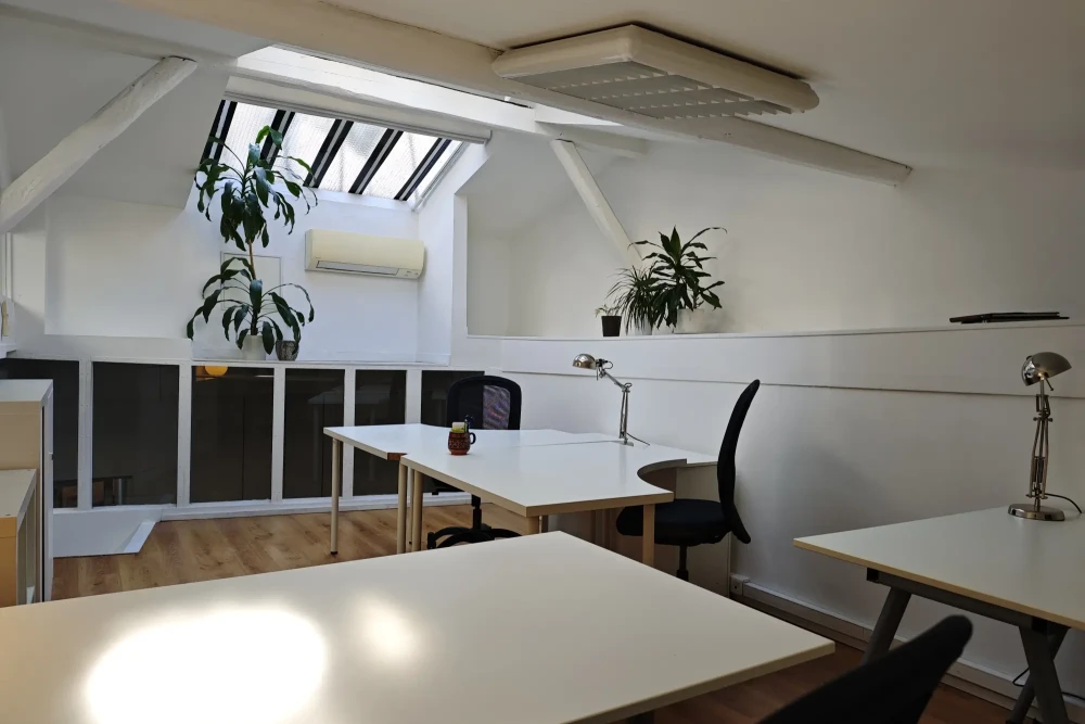 Bureau privé - 75004 - 4 postes - 2100€