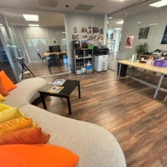 Bureau privé 130 m² 20 postes Coworking Rue de la tramontane Aix-en-Provence 13090 - photo 10