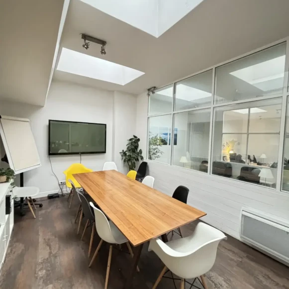 Bureau privé 15 m² 4 postes Location bureau Rue Claude Pouillet Paris 75017 - photo 2