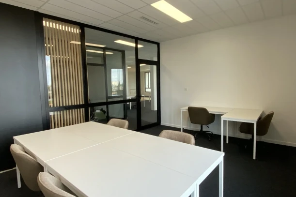 Bureau privé - 33130 - 4 postes - 350€