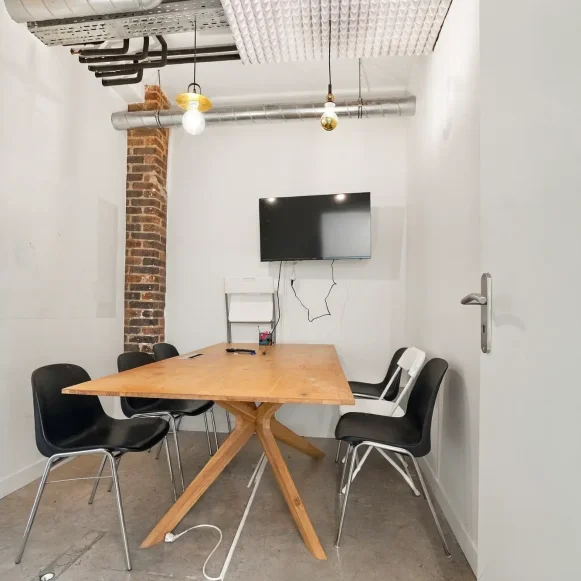 Espace indépendant 299 m² 50 postes Location bureau Rue Doudeauville Paris 75018 - photo 6