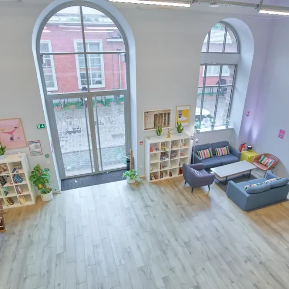 Bureau privé 15 m² 5 postes Coworking Cour des Cigarières Strasbourg 67000 - photo 4
