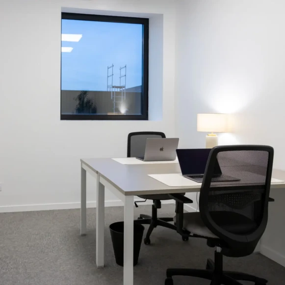 Bureau privé 10 m² 2 postes Coworking Rue Claude Lévi-Strauss Le Havre 76620 - photo 1