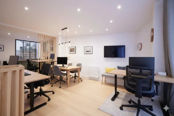 Espace indépendant - 75017 - 8 postes - 3900€