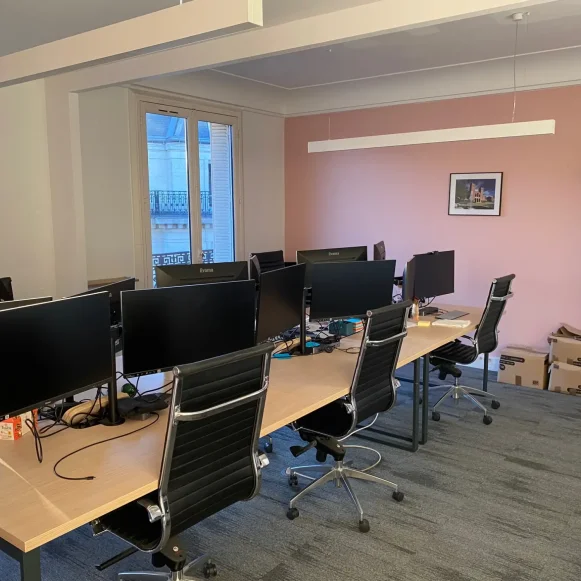 Bureau privé 35 m² 6 postes Location bureau Rue de Rome Paris 75008 - photo 1