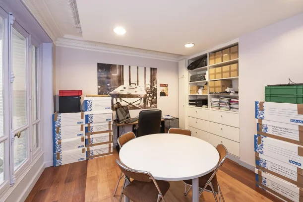 Espace indépendant - 75006 - 8 postes - 4800€