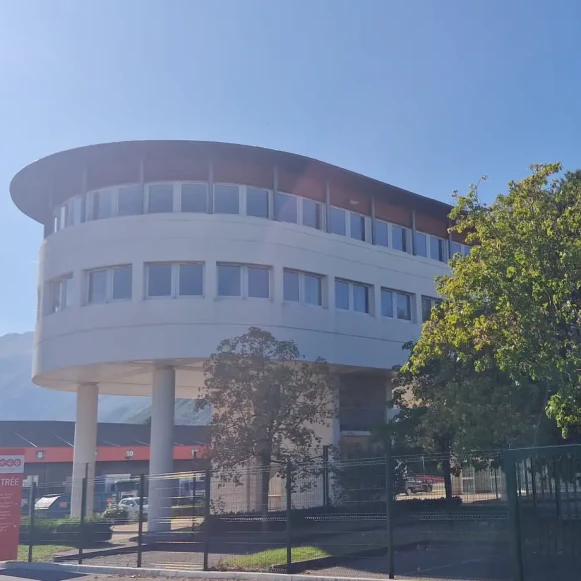 Bureau privé 13 m² 1 poste Location bureau Rue de l'Industrie Varces-Allières-et-Risset 38760 - photo 2