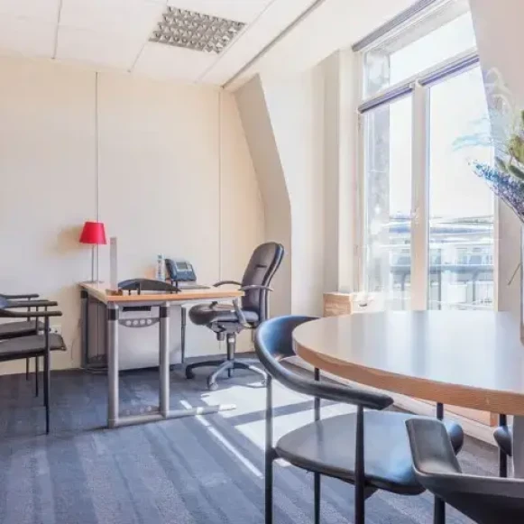 Bureau privé 21 m² 4 postes Coworking Place Louis Armand Paris 75012 - photo 2