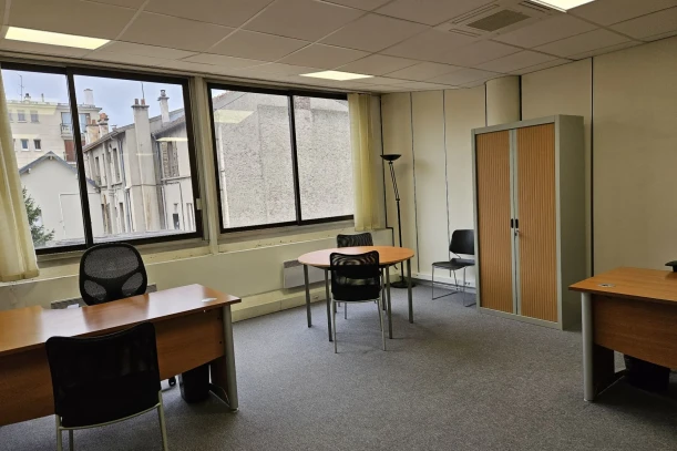 Bureau privé - 78110 - 2 postes - 750€