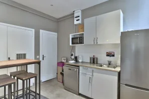Open Space - 75002 - 8 postes - 250€
