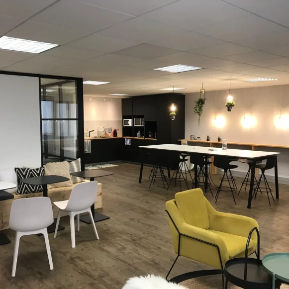 Bureau privé 42 m² 10 postes Coworking Rue de Rochechouart Paris 75009 - photo 7