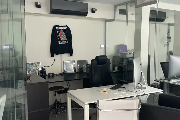 Bureau privé - 75014 - 3 postes - 1600€