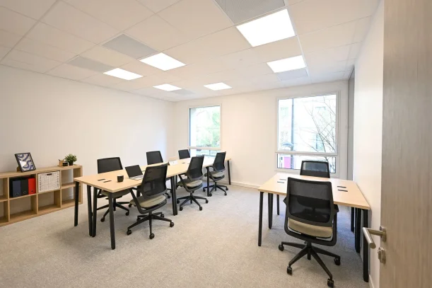 Bureau privé - 75018 - 8 postes - 3960€