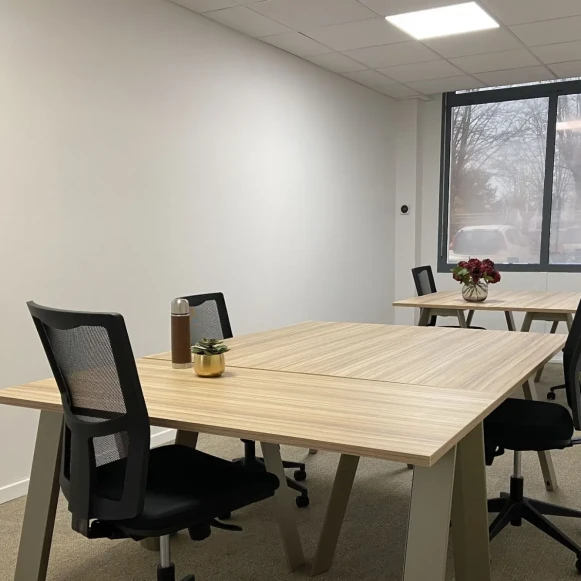 Bureau privé 18 m² 3 postes Location bureau Rue Salvador Allende Poitiers 86000 - photo 1