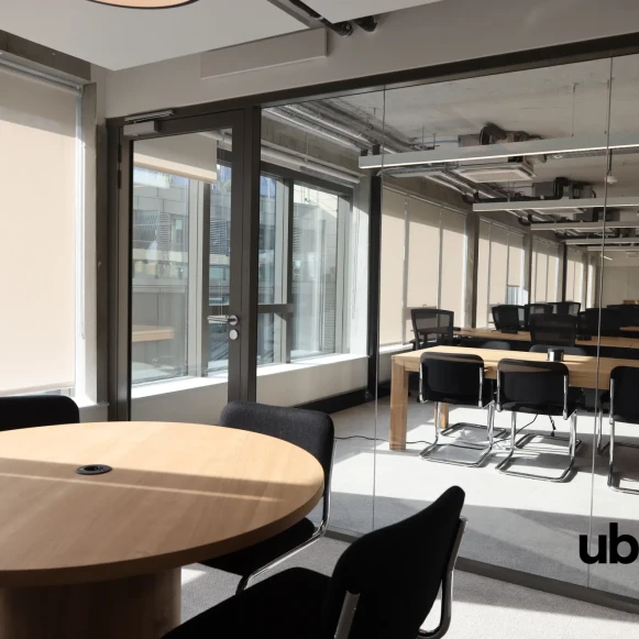 Espace indépendant 800 m² 90 postes Location bureau Avenue Trudaine Paris 75009 - photo 1