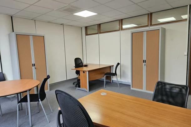 Bureau privé - 78110 - 2 postes - 750€
