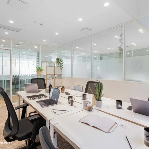Bureau privé 16 m² 5 postes Location bureau Rue Stephenson Montigny-le-Bretonneux 78180 - photo 2