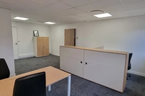 Bureau privé - 35510 - 4 postes - 825€