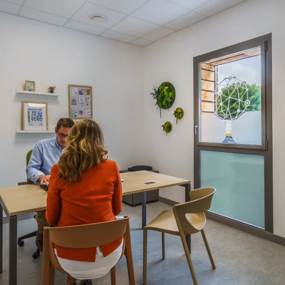 Bureau privé 15 m² 1 poste Location bureau Place Osburg Velars-sur-Ouche 21370 - photo 2