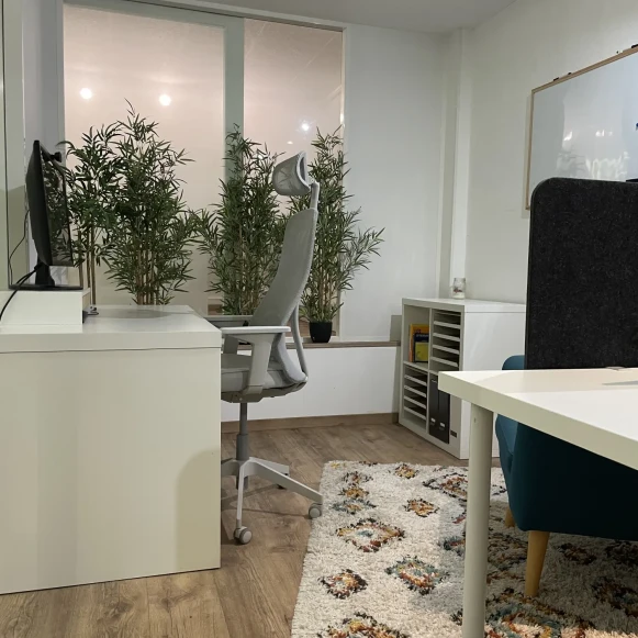 Bureau privé 14 m² 2 postes Location bureau Rue Jean Fraix Rezé 44400 - photo 1
