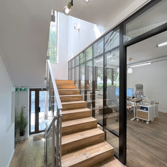 Espace indépendant 42 m² 7 postes Coworking Rue Massue Vincennes 94300 - photo 4
