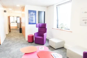 Open Space - 59800 - 5 postes - 240€