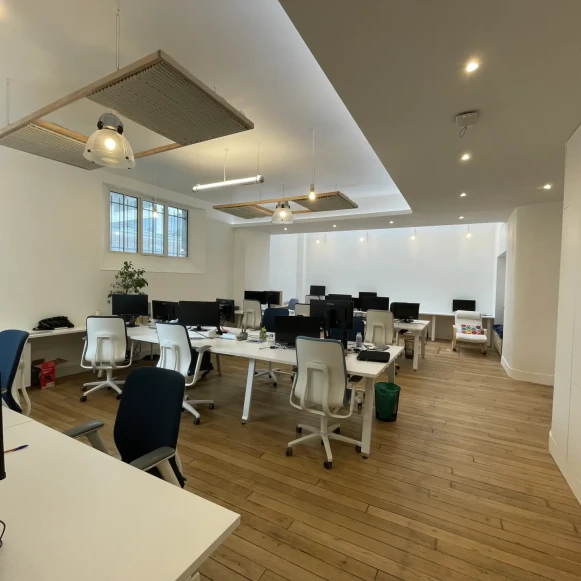 Bureau privé 50 m² 19 postes Coworking Cité Paradis Paris 75010 - photo 1