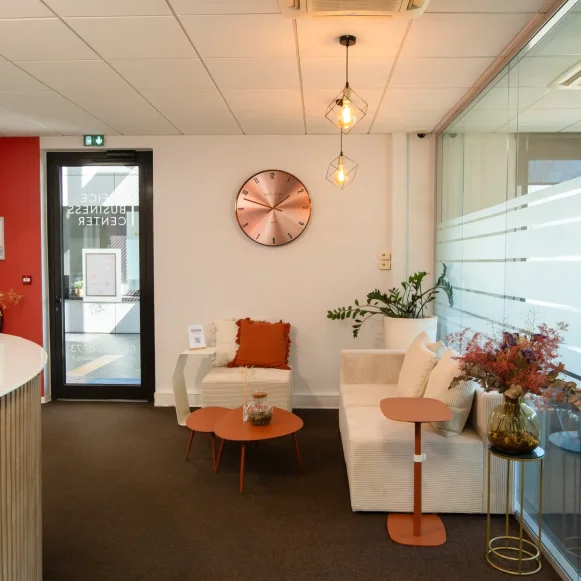 Bureau privé 10 m² 2 postes Location bureau Rue des Cigognes Entzheim 67960 - photo 2