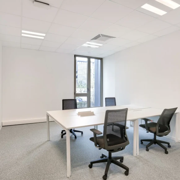 Bureau privé 21 m² 4 postes Coworking Avenue des Champs Blancs Cesson-Sévigné 35510 - photo 1