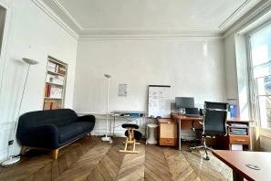 Bureau privé - 75004 - 3 postes - 1790€