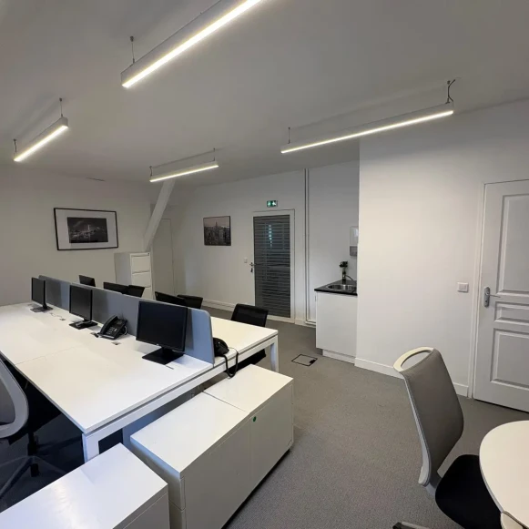 Bureau privé 75 m² 8 postes Location bureau Avenue de Villiers Paris 75017 - photo 1