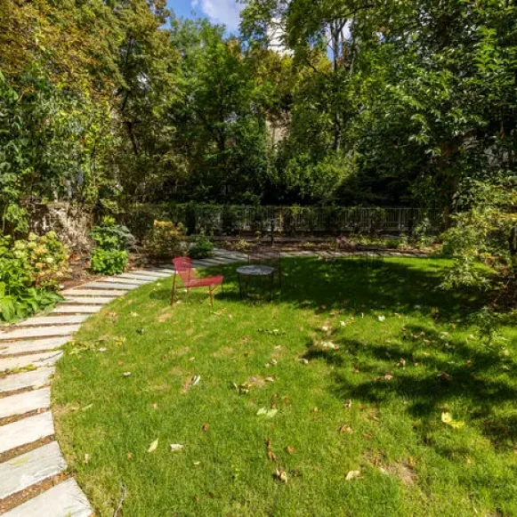 Espace indépendant 557 m² 76 postes Location bureau Rue de Berri Paris 75008 - photo 12