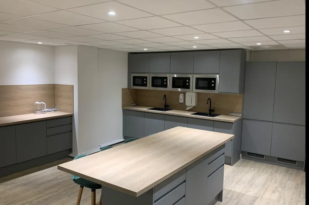 Bureau privé - 75012 - 20 postes - 7000€