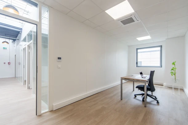 Bureau privé - 77700 - 4 postes - 700€