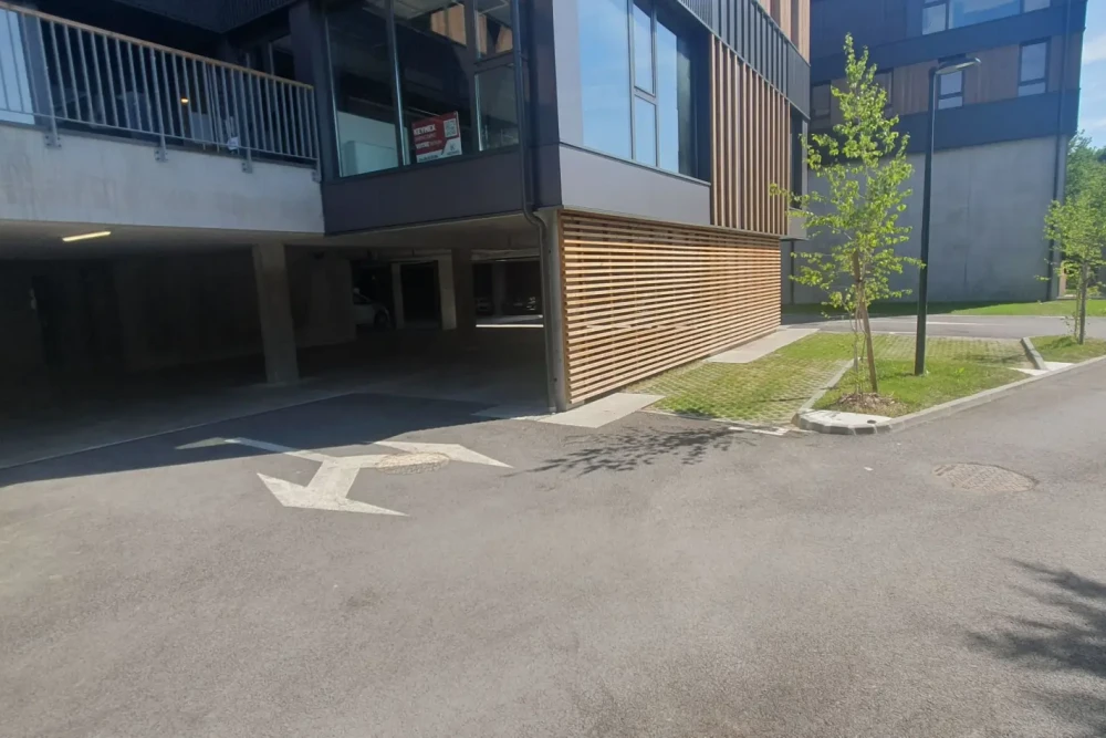 Open Space - 74350 - 2 postes - 250€