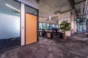 Open Space - 06560 - 3 postes - 330€