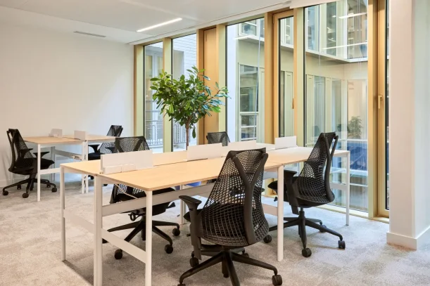 Bureau privé - 75008 - 103 postes - 97850€