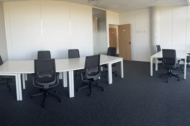 Bureau privé - 01000 - 9 postes - 2620€